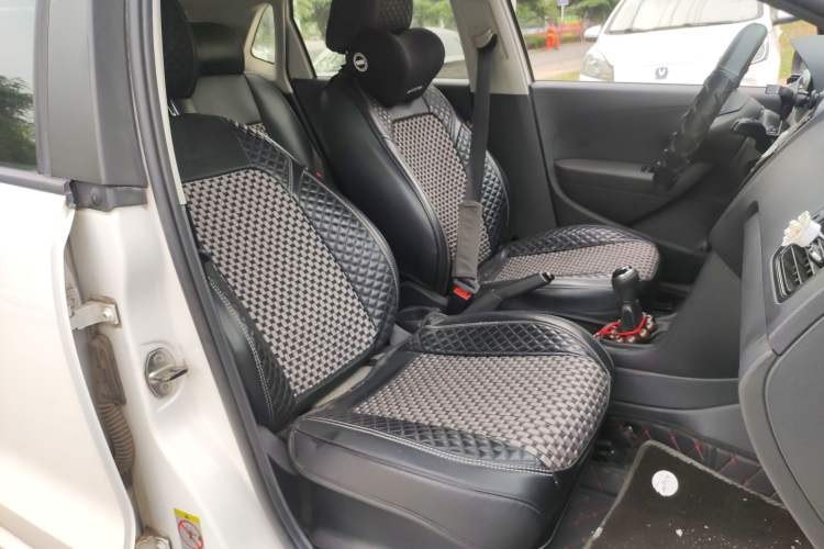 Used Volkswagen Polo 2014 1.4L Manual Fashion Edition
