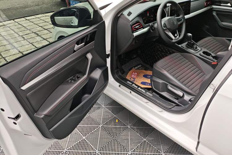 Used Volkswagen Lavida 2024 300TSI DSG Starry Sky Deluxe Edition Driver Seat