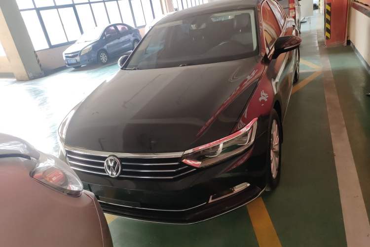 Used Volkswagen Magotan 2017 330TSI DSG Luxury Model Front