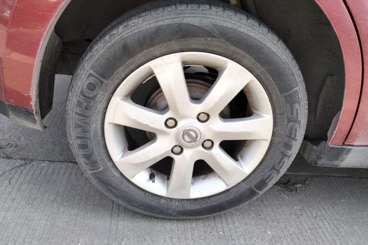 Used Venucia R50 2014 1.6L Automatic Splendid Edition