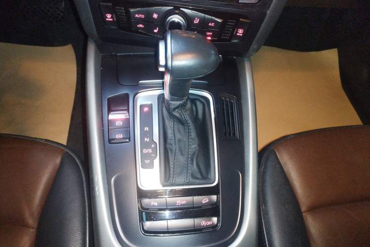 Used Audi Q5 2017 Plus 40 TFSI Ambition Model
