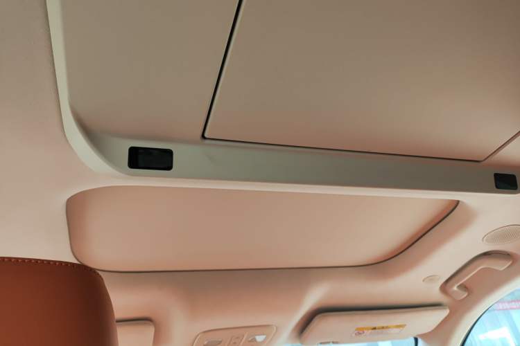 Used Wey Lanshan 2025 Four-Wheel Drive Max
