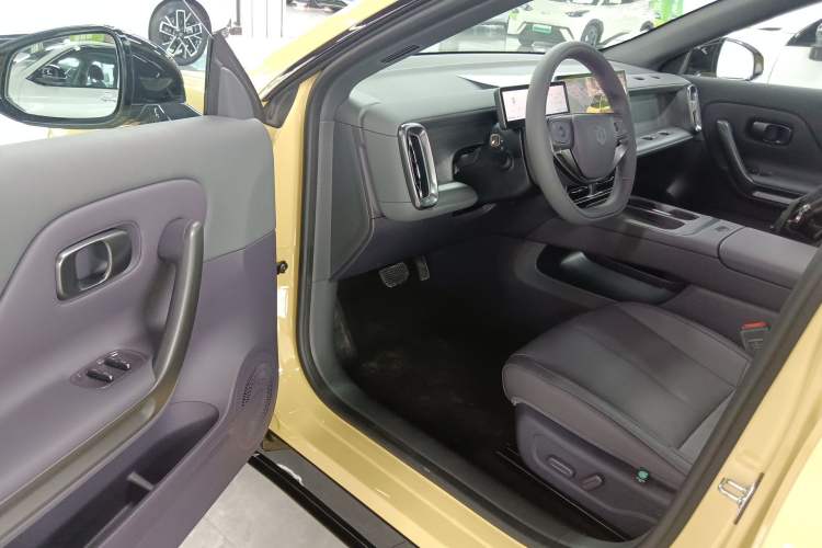 Used Leapmotor Lafa5 2026 Model 605 Max Driver Seat