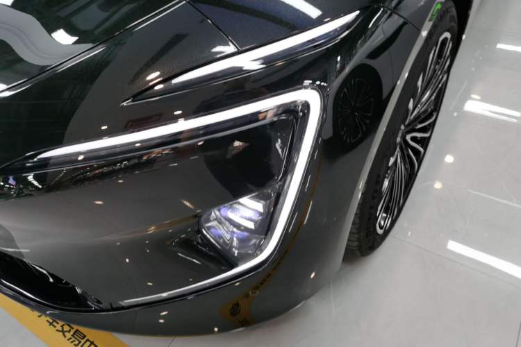 Used Avatr 12 2026 Ultra Pure-Electric All-Wheel-Drive Version Left Front Headlight