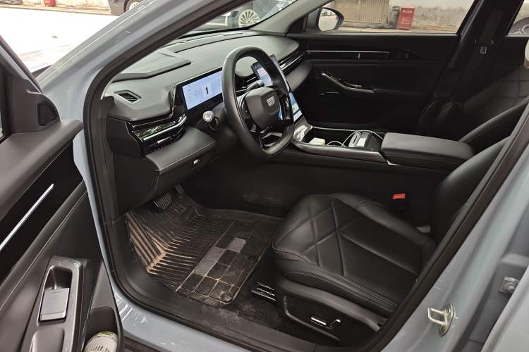 Used Geely Galaxy L6 2024 60km PLUS Dragon Edition Driver Seat