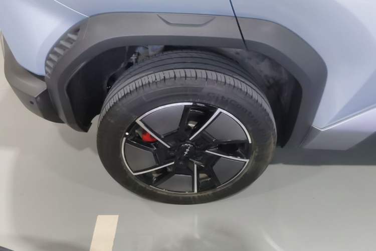 Used Formula Leopard Titanium 3 2025 501KM All-Wheel Drive Intelligent Driving Ultra Version
