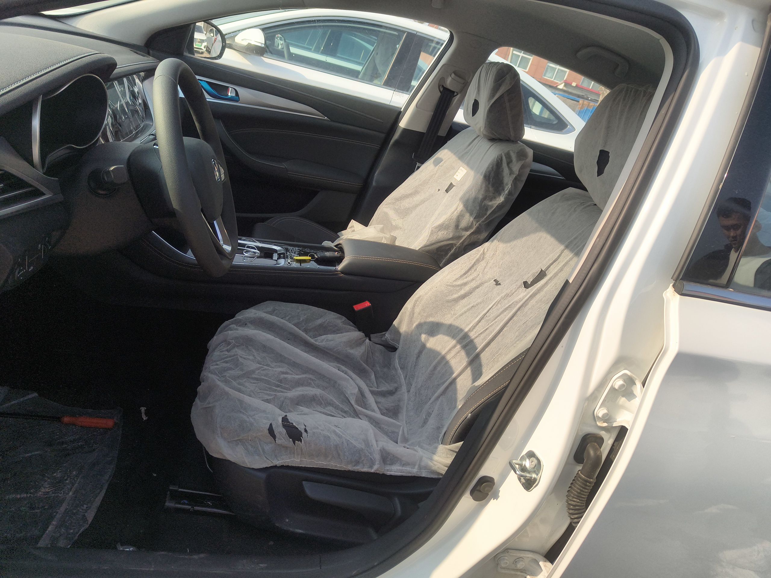 Переднее сиденье в автомобиле