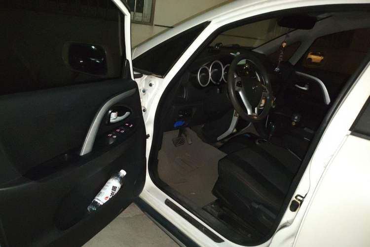 Used CHANGAN CX20 2014 1.4L IMT Sunroof Navigation Version China IV Standard