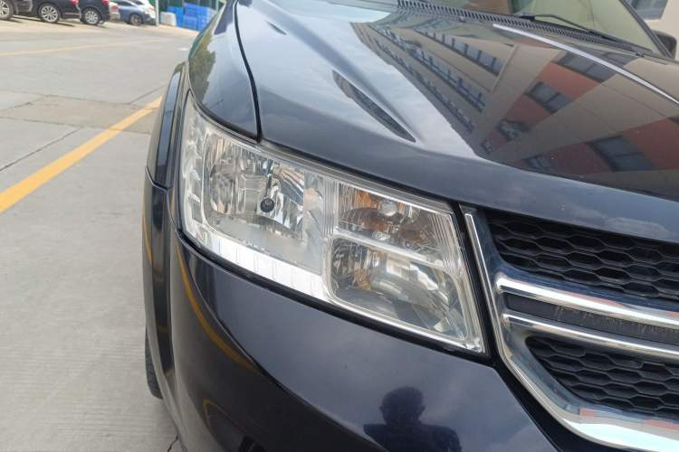 Used Dodge Journey 2013 2.4L Two-Wheel Drive Luxury Version
