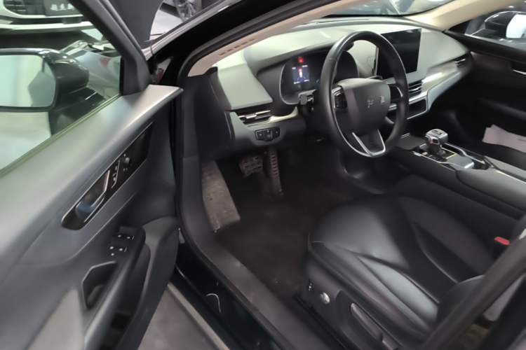 Used Hongqi E-QM5 2023 Revised Version Basic Travel Edition Driver Seat