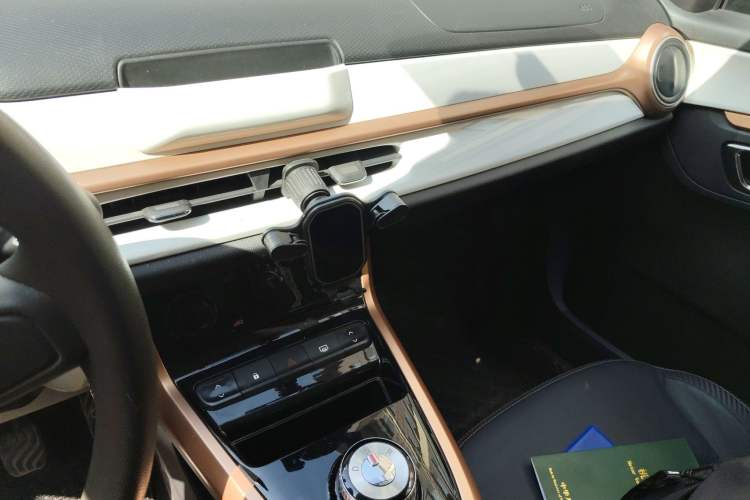 Used Dongfeng NAMMI EX1 2023 PRO Light Wind Edition Lightning Model Audio And AC Panel