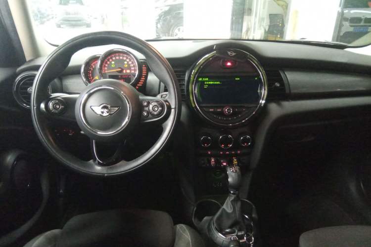 Used MINI 2016 1.5T COOPER Pioneer Edition Five-Door Model Steering Wheel
