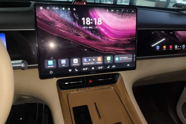 Used Hima AITO M7 2026 Model Range-Extending Ultra All-Wheel Drive 6-Seater Version Audio And AC Panel