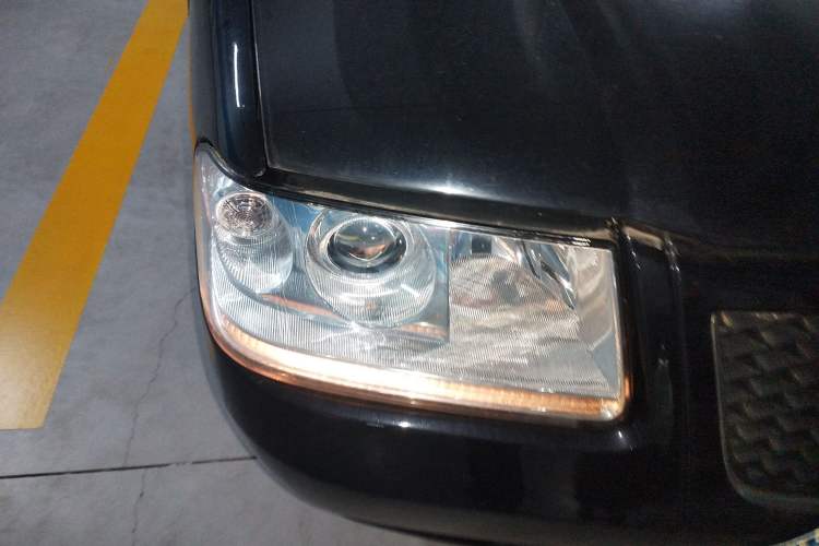 Used Volkswagen Santana Vista 2008 1.8L Manual Comfort Edition Right Front Headlight