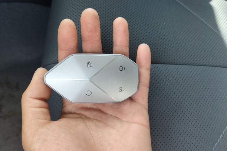 Used Formula Leopard 5 2025 Cloud Ride Laser-based Kunpeng Intelligent Driving Edition Vehicle Key