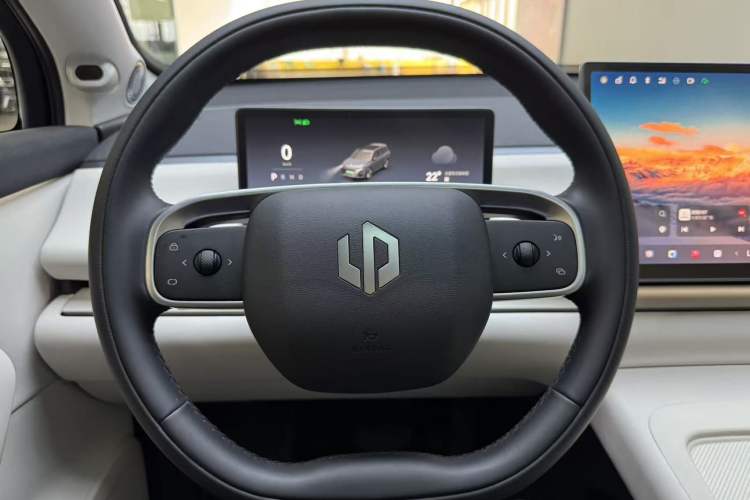 Used Leapmotor C16 2024 Range-Extended 200 Luxury Edition Steering Wheel