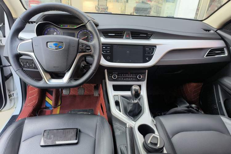 Used Geely Auto Vision 2019 Upgraded Model 1.5L Manual Luxury Version China VI Standard