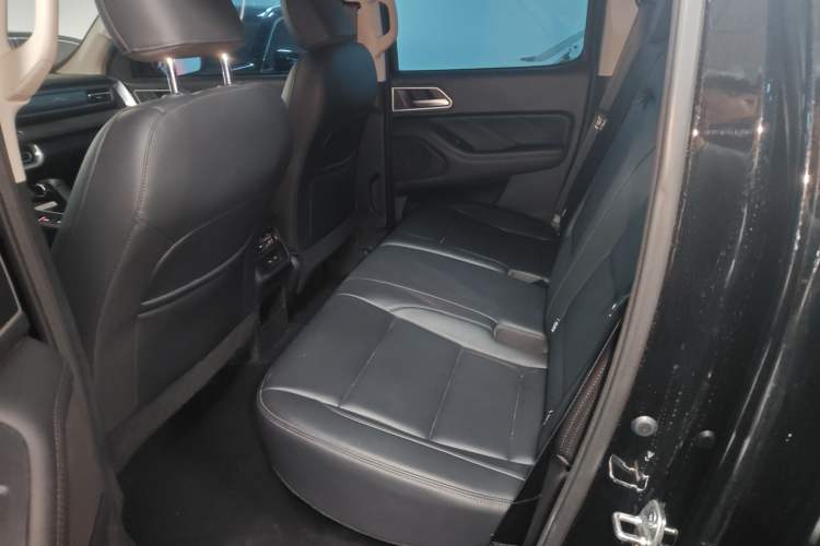 Used Great Wall Poer 2024 2.4T Passenger Version Automatic Diesel 4x4 Comfort Trim