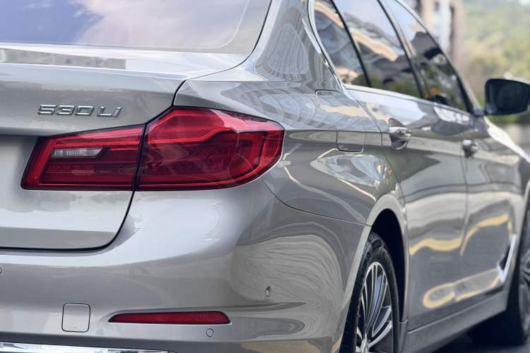 Used BMW 5 Series 2018 Facelifted 530Li Luxury Edition Premium Package
