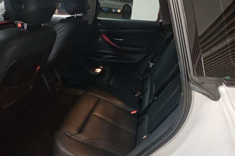 Used BMW 3 Series GT 2019 320i Sport Edition Left Rear Seat
