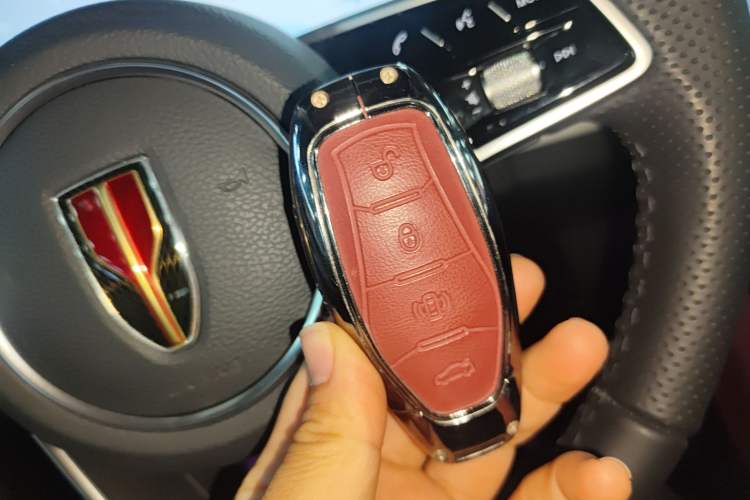 Used Hongqi H5 2025 2.0T Automatic Flag Edition – 500 000 Units Commemorative Version Interior 1