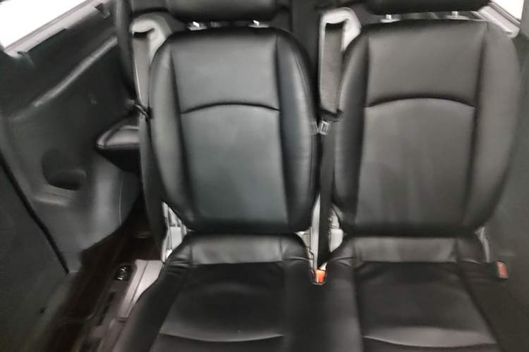Used Mercedes-Benz Vito 2011 2.5L 7-seater executive version