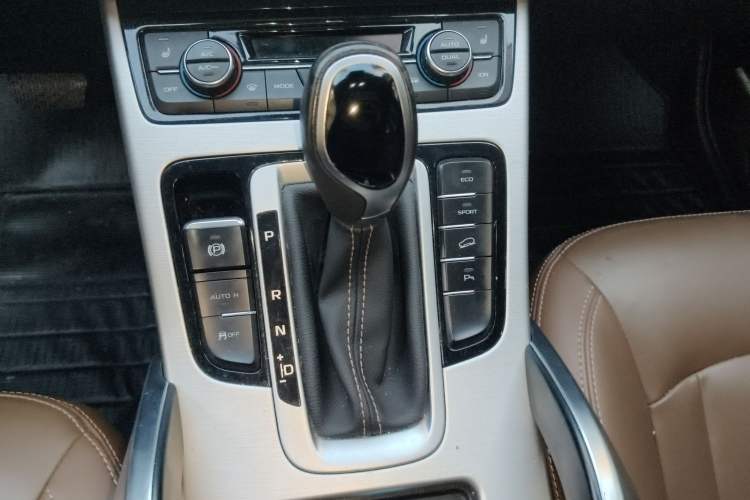 Used Geely Auto Emgrand X7 Sport 2016 1.8TD Automatic ZhiZun Version