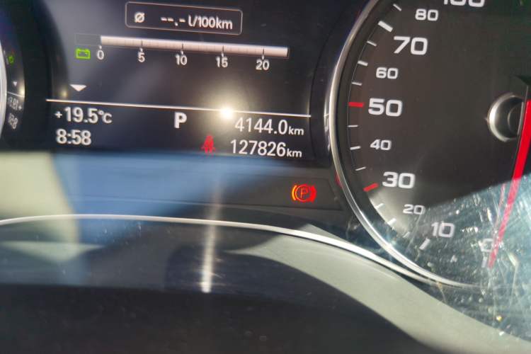 Used Audi A6L 2017 45 TFSI quattro Sport Edition Odometer Close Up