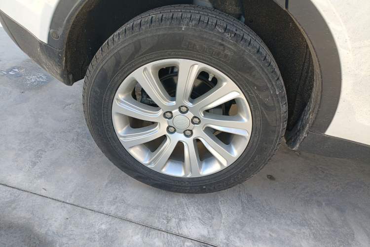 Used Land Rover Discovery Sport 2019 240 PS PURE Edition China VI Standard
