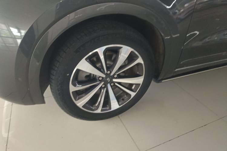 Used Li Auto ONE 2021 Extended-Range 6-Seater Version Left Front Wheel Hub