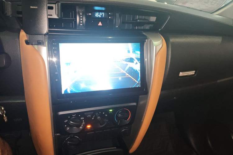 Used Toyota Fortuner 2016 2.7L Middle East Version Audio And AC Panel