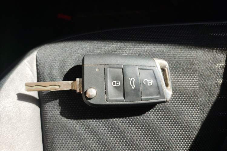 Used Volkswagen T-ROC 2019 230TSI DSG Two-Wheel-Drive Advanced Version China VI Standard
