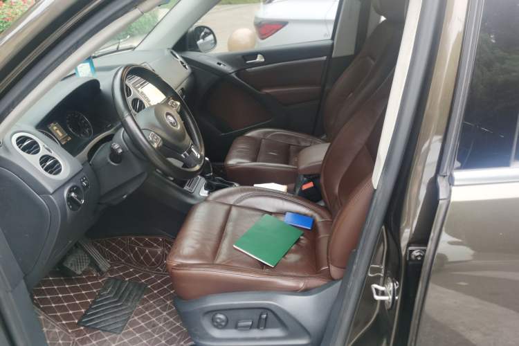 Used Volkswagen Tiguan 2013 1.8 TSI Automatic All-Wheel Drive Luxury Model Left Front Seat