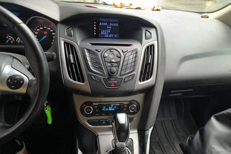 Used Ford Focus 2012 Sedan 1.6L Automatic Fashion Edition