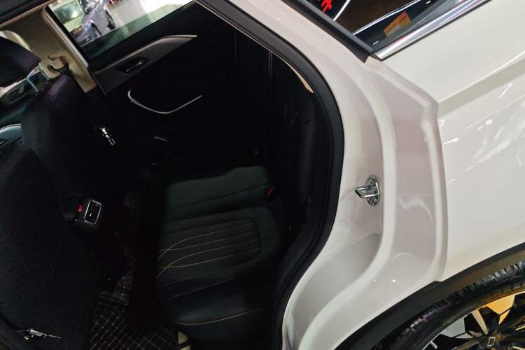 Used Bestune T77 2023 1.5T Automatic Luxury Model Left Rear Seat