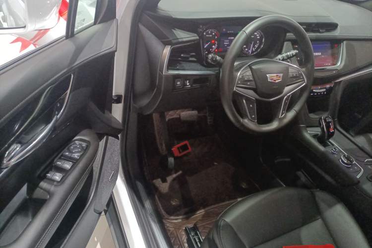 Used Cadillac XT5 2022 2.0T Two-Wheel Drive Luxury Version
