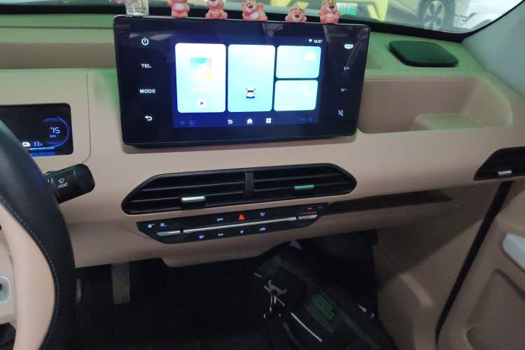 Used Geely Galaxy Panda 2024 Panda Mini 200km Endurance Bear Audio And AC Panel