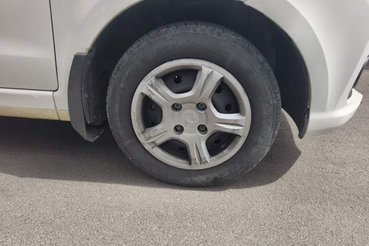 Used Dongfeng Fengon 330 2019 1.5L Manual Utility Grade I China VI Right Front Wheel Hub