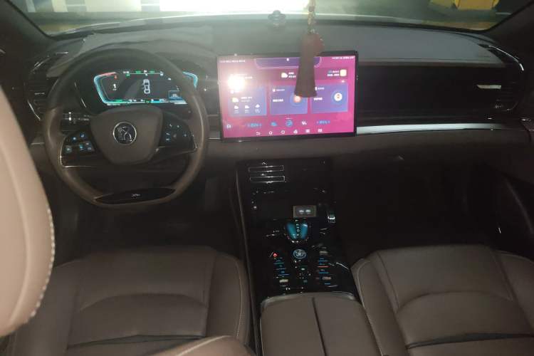 Used BYD Han 2020 DM Four-Wheel Drive Performance Edition Luxury Model
