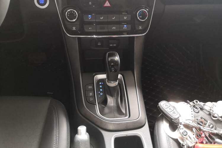 Used Hyundai ix35 2019 2.0L Automatic 2WD Zhiyong·Changxiang Edition China V Standard Gear Lever