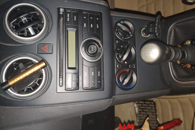 Used Nissan Qashqai 2012 2.0 XL Fire 6MT 2WD Audio And AC Panel