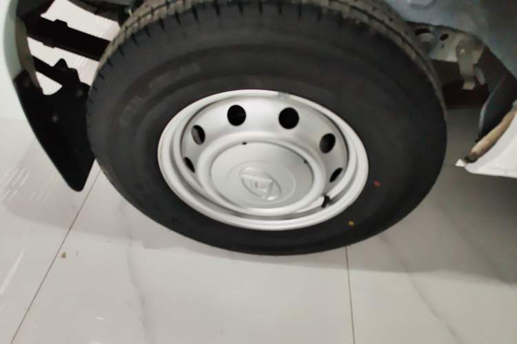 Used SAIC MAXUS Xintu V80 2021 2.0T Manual Classic Aoyuntong Long Wheelbase Mid-Roof 6/7/8/9-Seater
