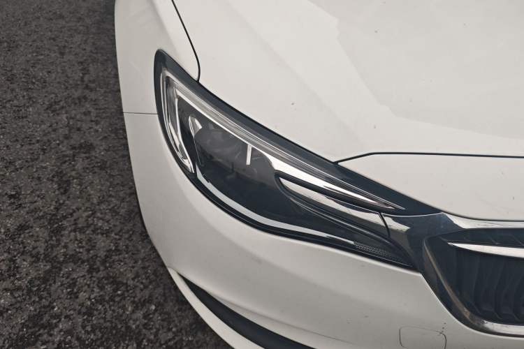 Used Buick GT 2021 Revised Version Flagship 1.5L Automatic Elite Edition Right Front Headlight