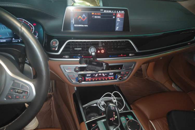 Used BMW 7 Series 2021 740Li xDrive Executive M Sport Package Audio And AC Panel