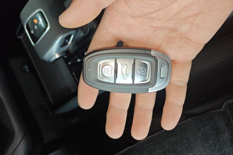 Used Hongqi E-QM5 2024 560km PLUS
