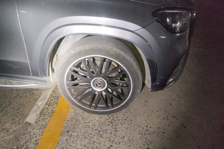 Used Mercedes-Benz GLS 2022 GLS 450 4MATIC Stylish Model Right Front Wheel Hub