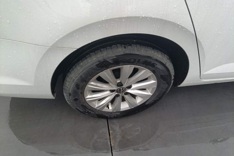 Used Volkswagen Lavida 2023 New Rui 1.5L Automatic New Yi Edition Right Rear Wheel Hub