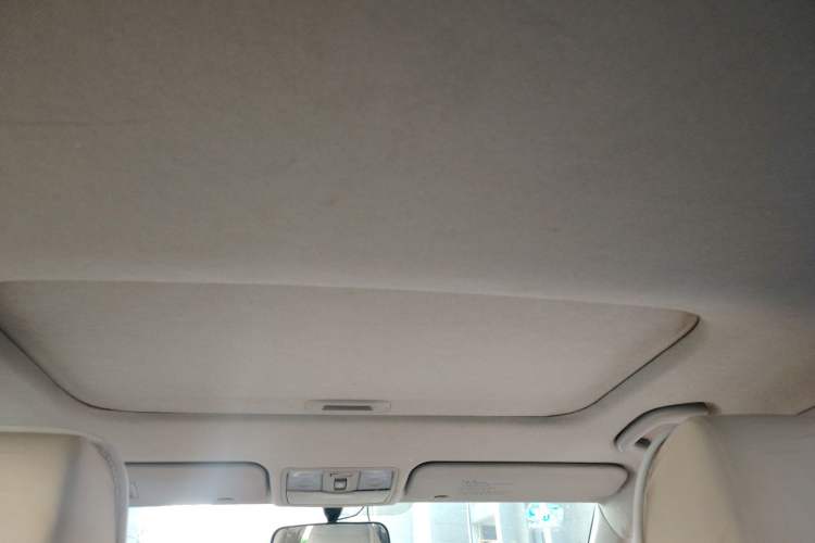 Used Hyundai Verna (older generation) 2016 1.4L Automatic Leading-Edge GLX Headliner