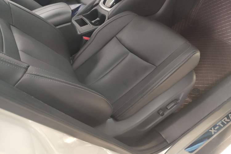 Used Nissan X-Trail 2022 2.0L Two-Wheel Drive Smart Connect Premium Edition