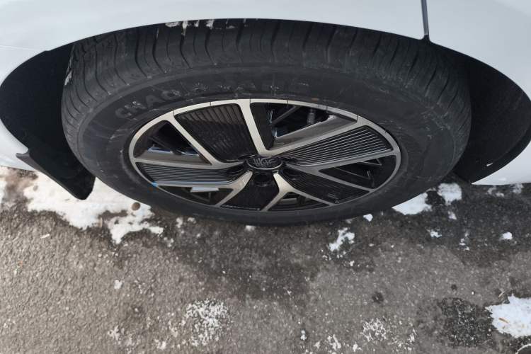 Used BYD Qin L 2025 DM-i Smart Drive 80KM Superior Model
